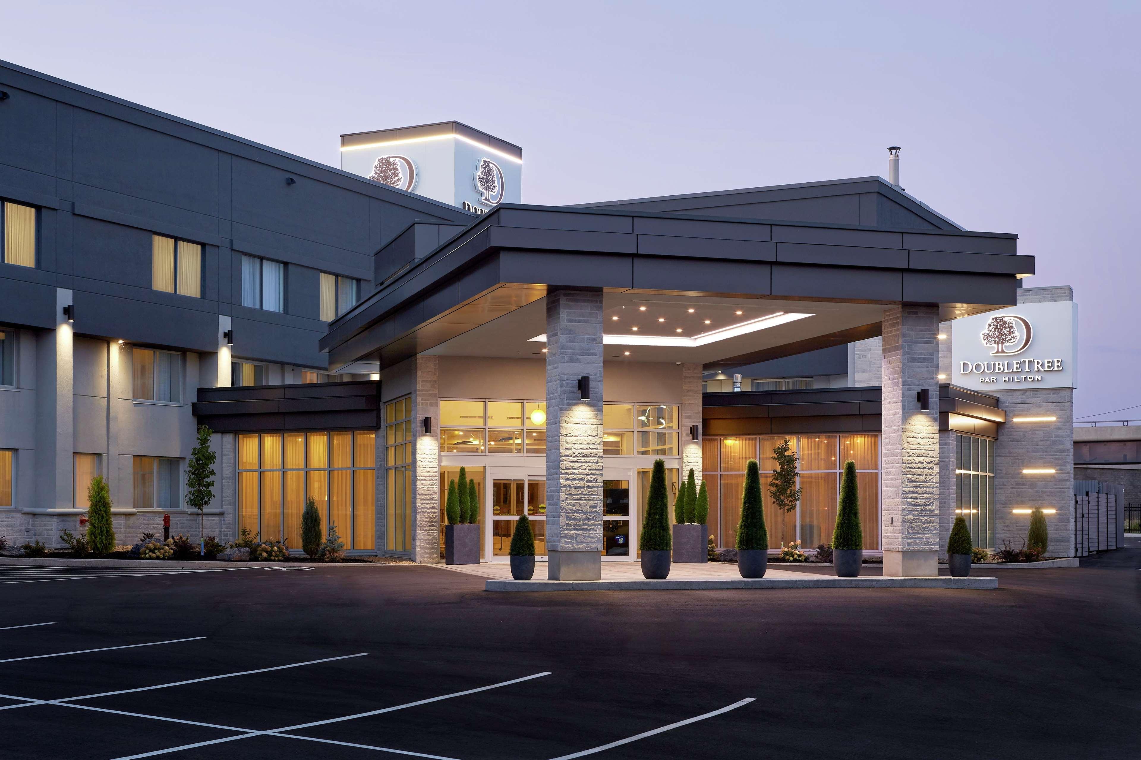 Hotel Doubletree By Hilton Montreal Airport Dorval Exterior foto